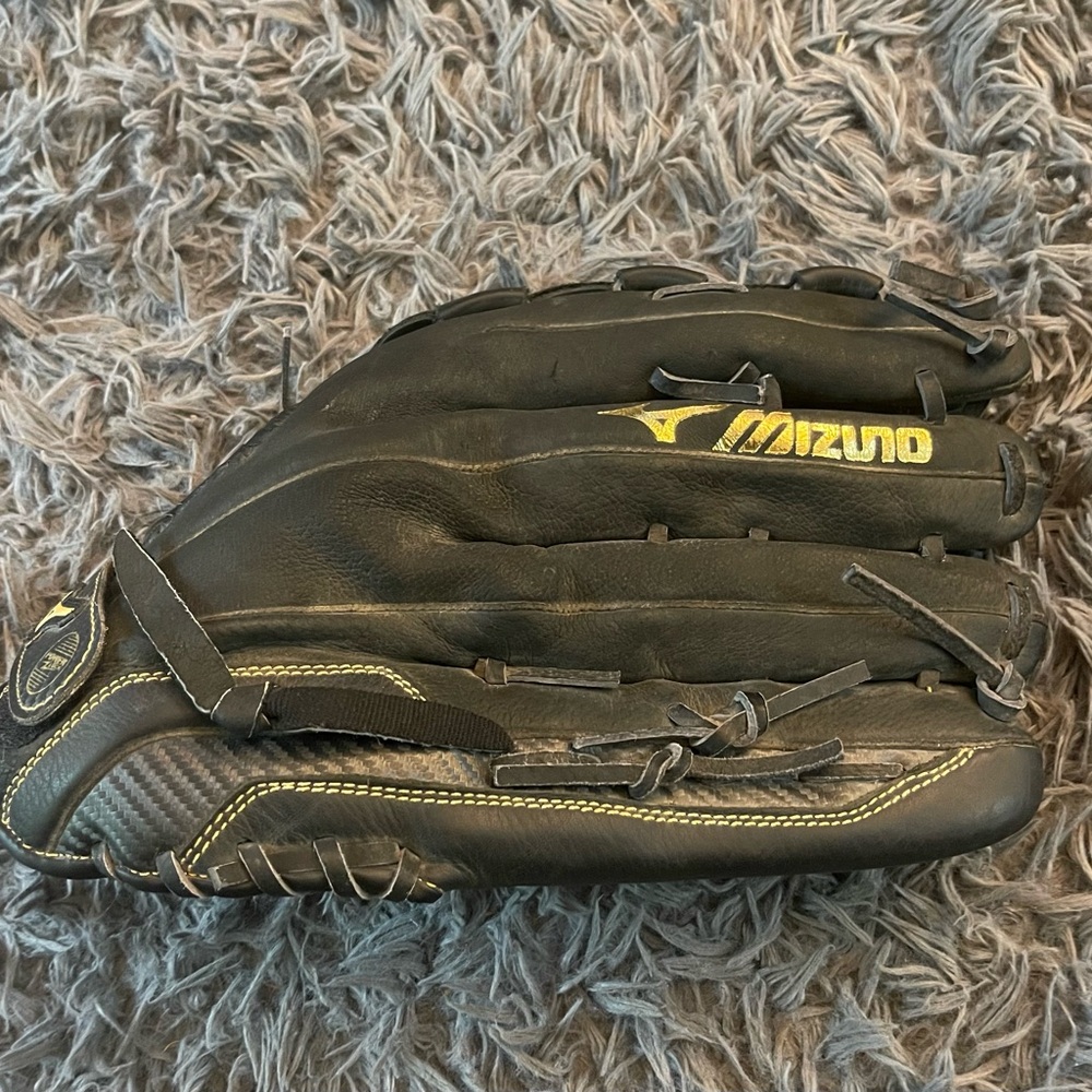 Mizuno Black Baseball Glove